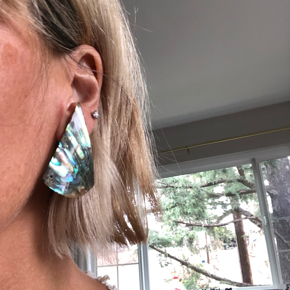 Shell statement earrings ✨ - Picture 2 of 3